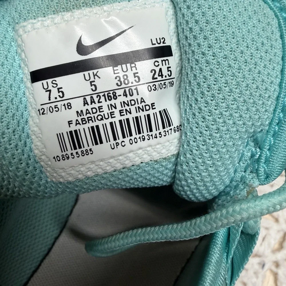 Nike Air Max Axis Running Shoes women Size 7.5 Light Aqua/black Sneaker